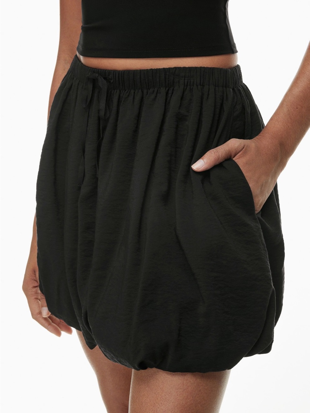 Aritzia❣️ wilfred bloomsbury skirt black